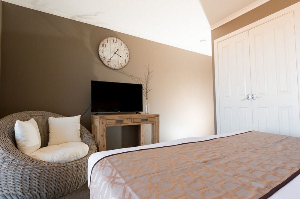 Beach Haven Executive Apartments Korora Экстерьер фото