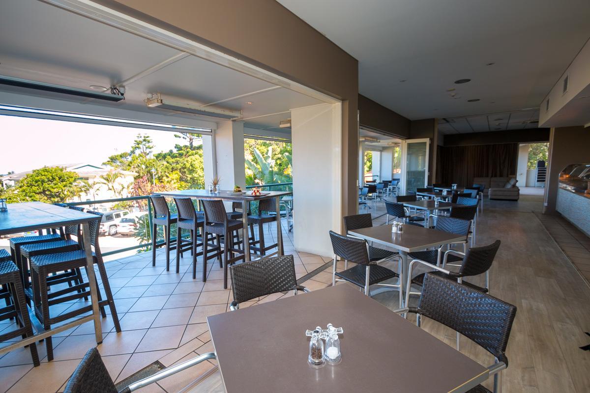Beach Haven Executive Apartments Korora Экстерьер фото