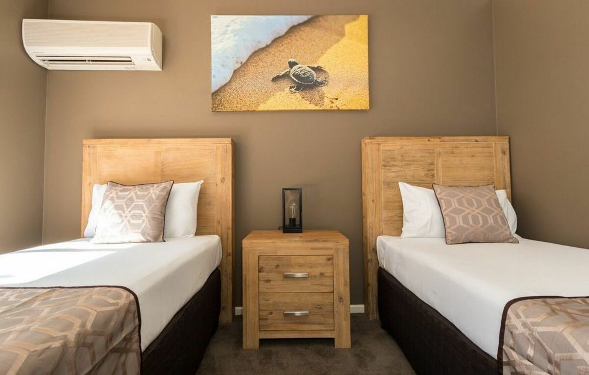 Beach Haven Executive Apartments Korora Экстерьер фото