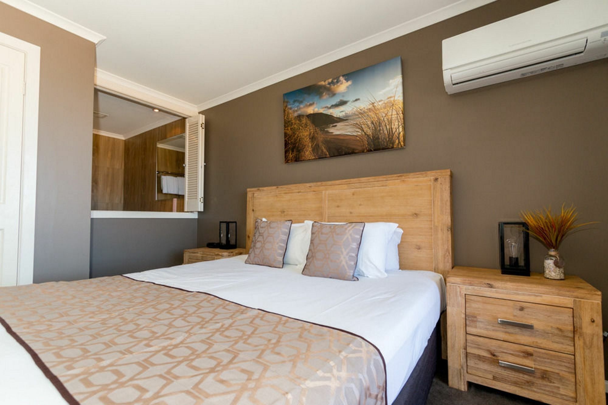 Beach Haven Executive Apartments Korora Экстерьер фото
