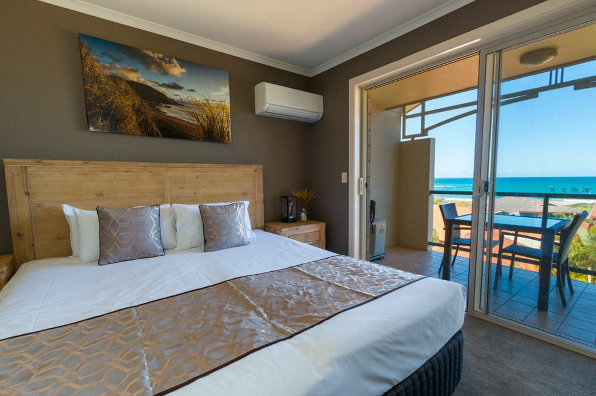Beach Haven Executive Apartments Korora Экстерьер фото